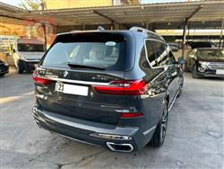 بی ئێم دەبڵیو X7